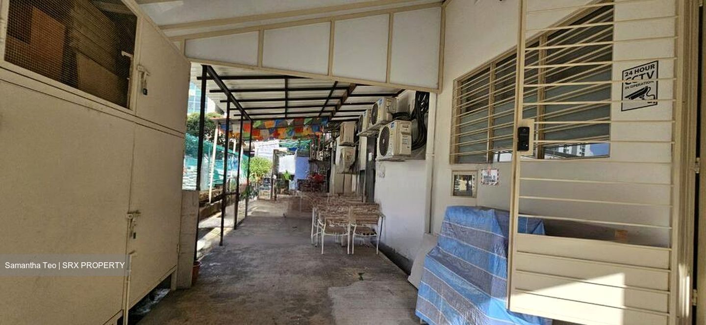 Sims Avenue (D14), Shop House #452770341